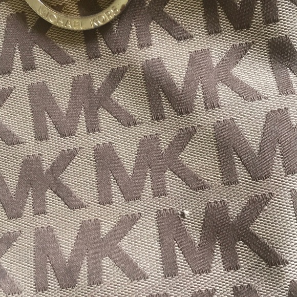 Authentic Michaels Kors Purse - Picture 5 of 5